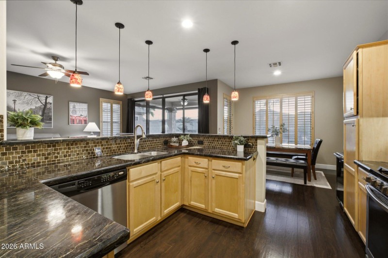 Kitchen breakfast bar seating