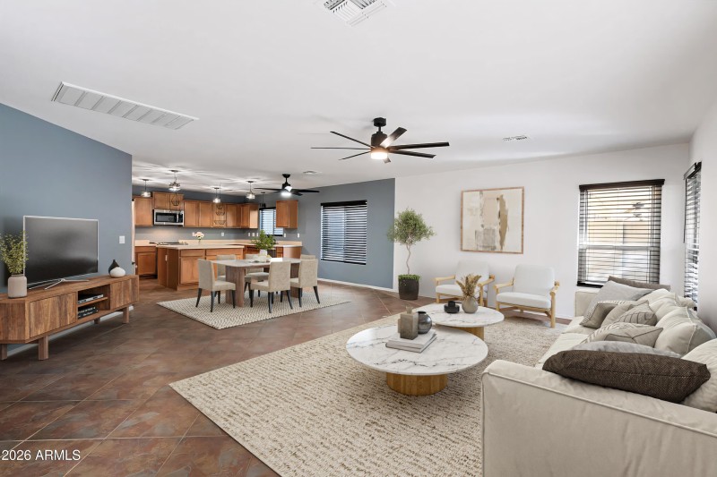 1231 W Ocotillo St-living