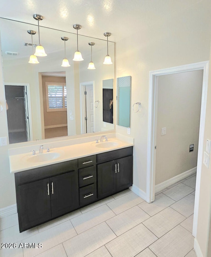 EE179E10-B535-4727-ADE3-9FCA0D19CE5A