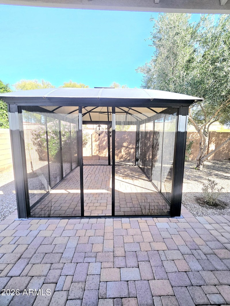 1EC0A323-562C-4B76-A8B5-278E19571E04