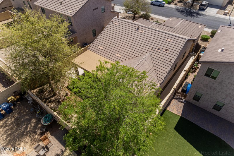 33 - Adams 19384 Drone