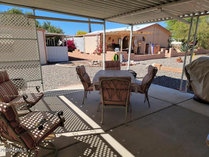 3704 back patio area