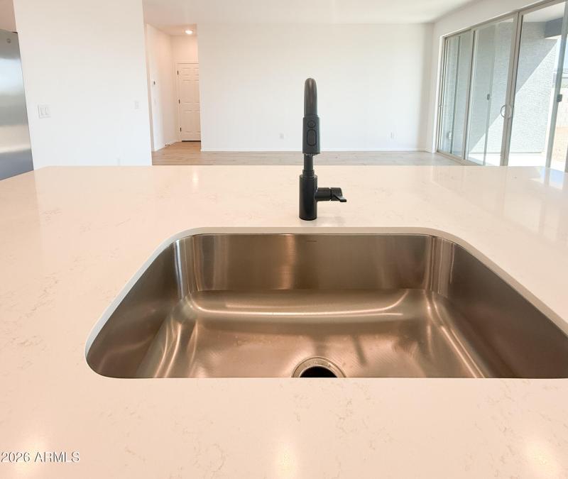 005 Farmhouse sink