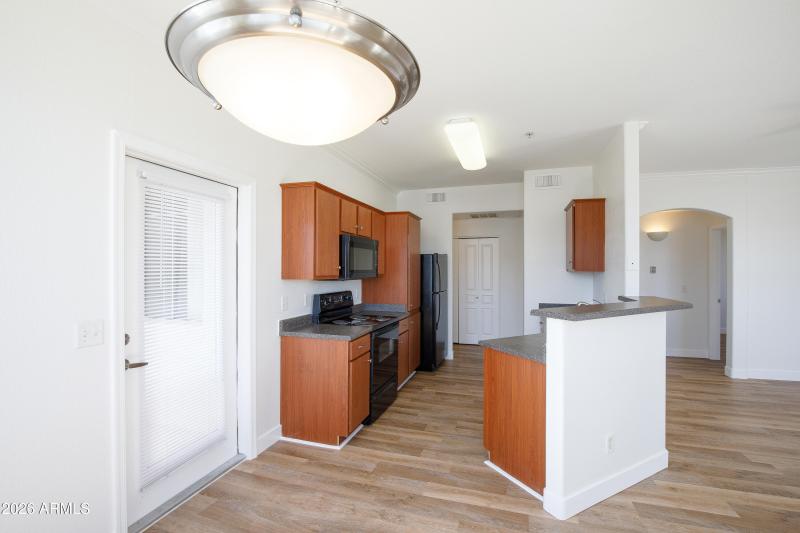 1941 S Kitchen Dr-12