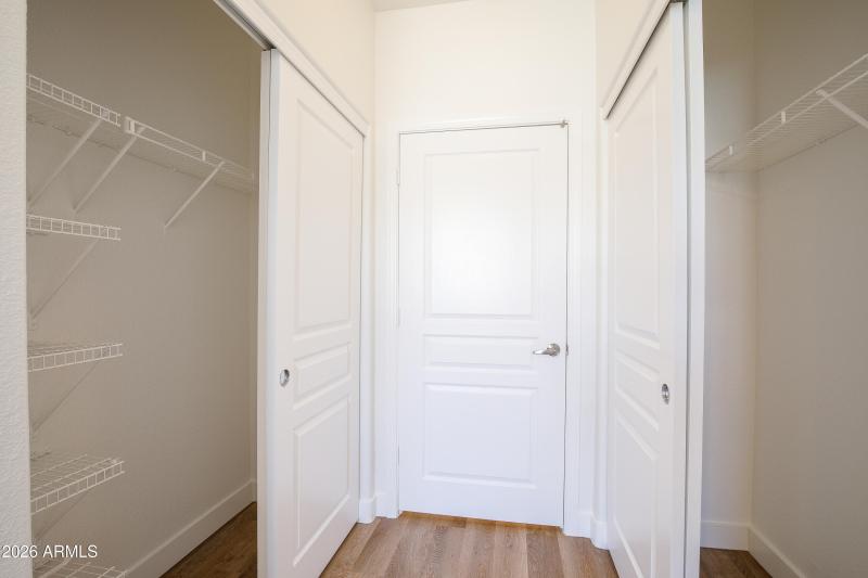Guestbedroom Closets