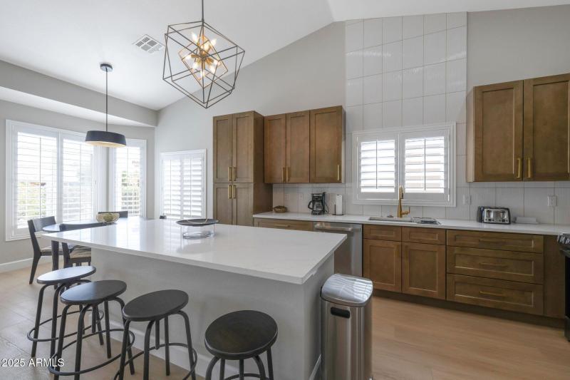 8-web-or-mls-Qp-4075