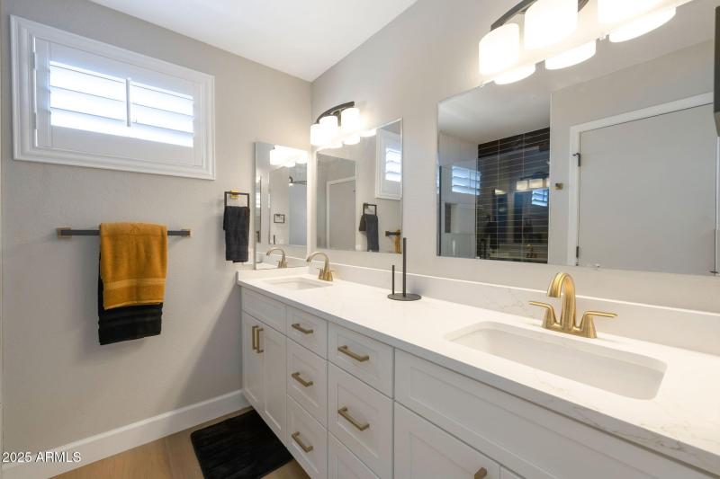 25-web-or-mls-Qp-4092