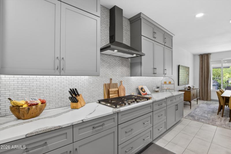 Gourmet kitchen cooktop