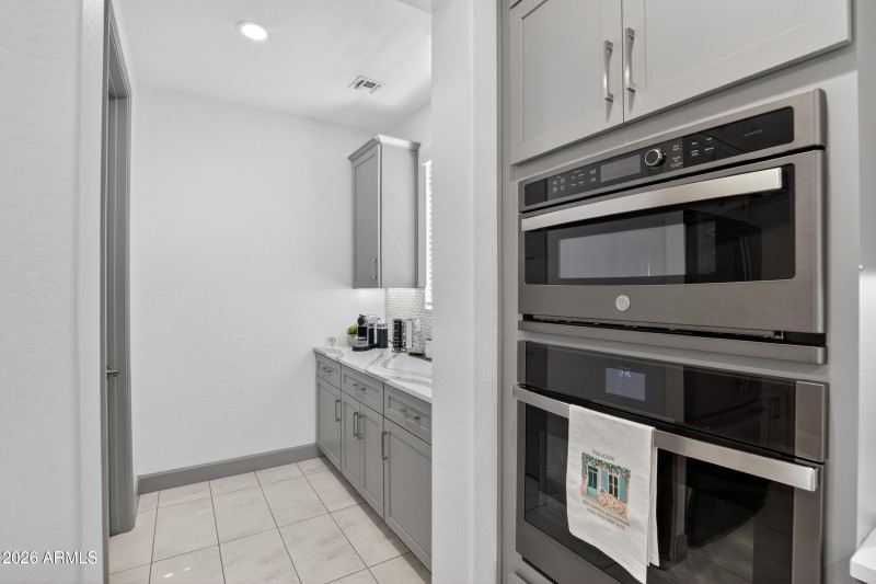 Butler station, oven, microwave