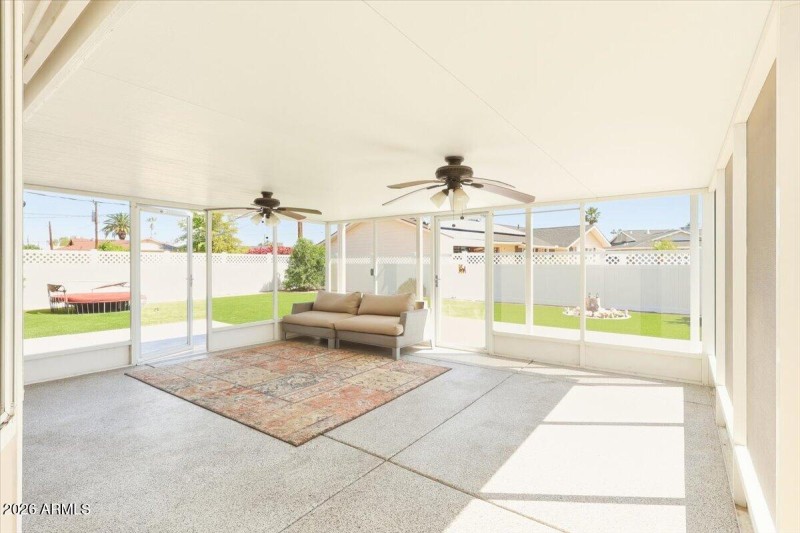 11-Screened Patio