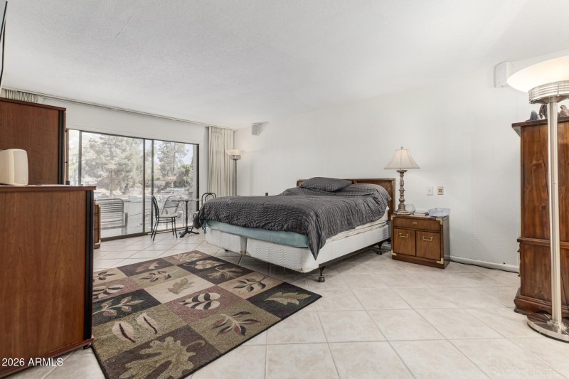 Primary Suite w/ Access to Patio