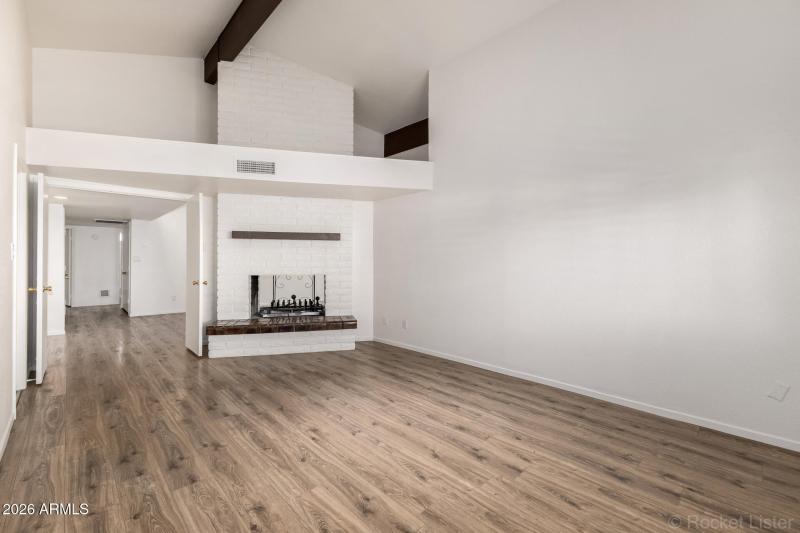 OVERSIZED OFFICE/ DEN