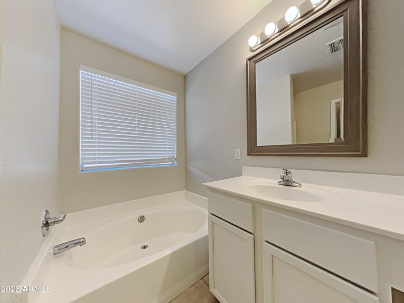 1005422.7911 S 48th Lane_5