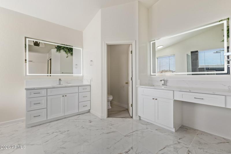 Master bathroom 2 sinks