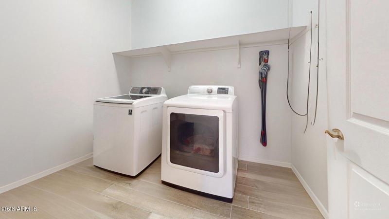 12547-N-145th-Ln-Laundry-Defurnished