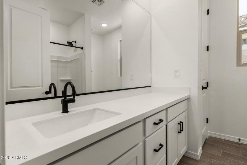 PHX_TylerRanch_Lot 2038_Azure_24197_Bath