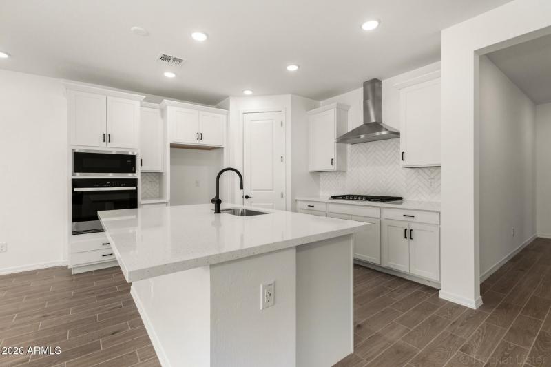 PHX_TylerRanch_Lot 2038_Azure_24197_Kitc