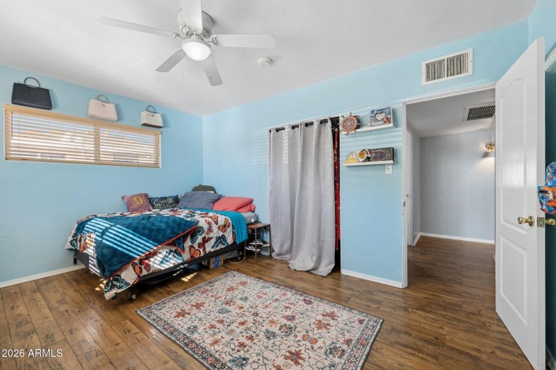 17-web-or-mls-9603-n-7th-ave