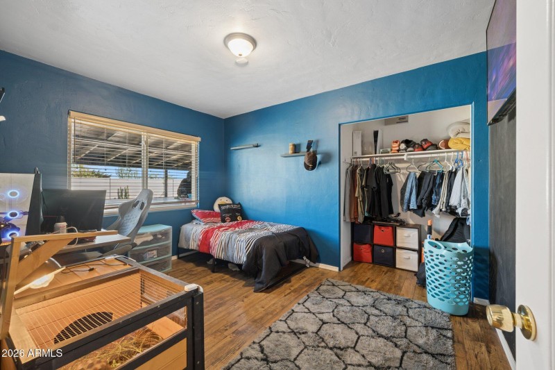 19-web-or-mls-9603-n-7th-ave