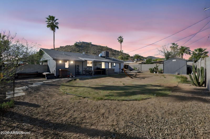 24-web-or-mls-9603-n-7th-ave