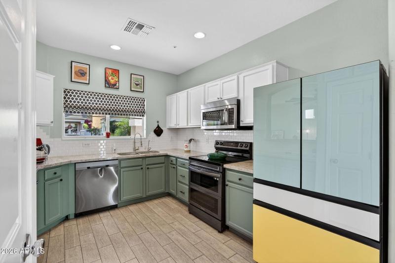 11-web-or-mls-016S Banning St