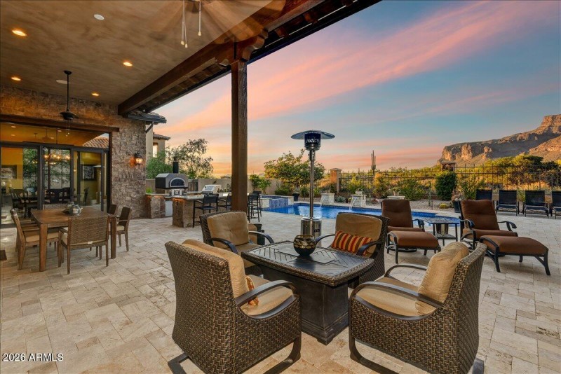04-Outdoor living