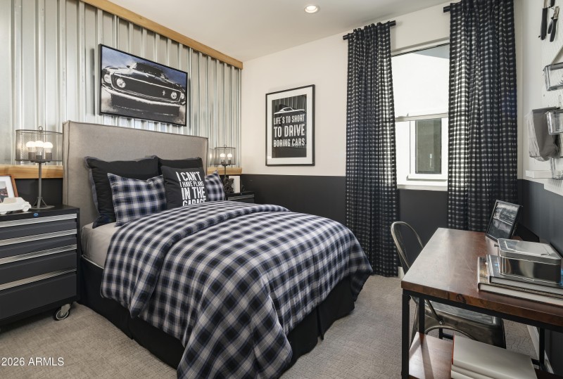 Beacon_in_Estrella_Peletier_Bedroom_1189