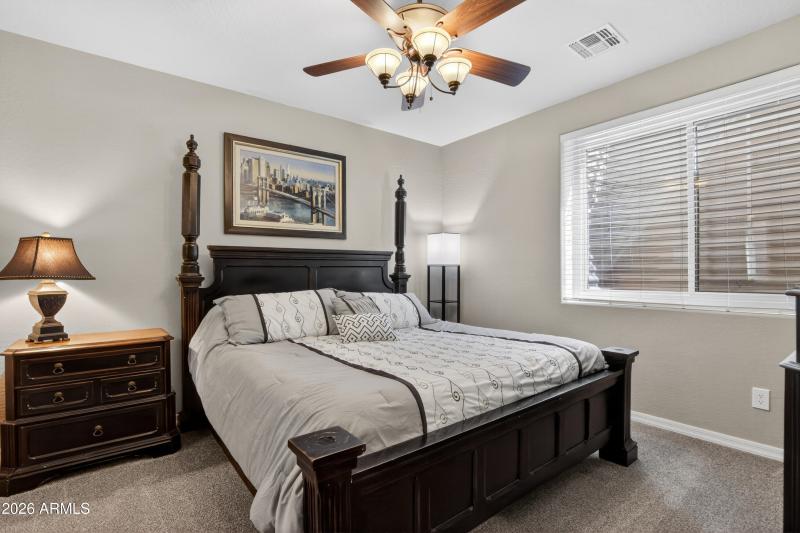 Downstairs Ensuite Bedroom 4