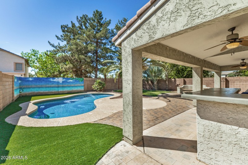 Pool, Perfect Grass & Bar