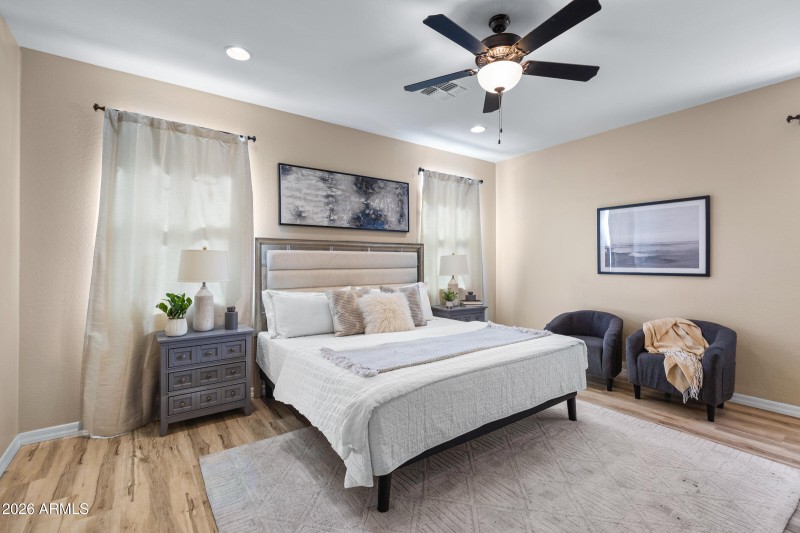 2327 E Harwell Rd-23