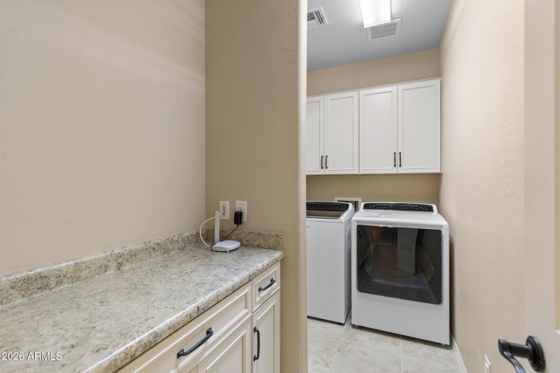 2327 E Harwell Rd-30