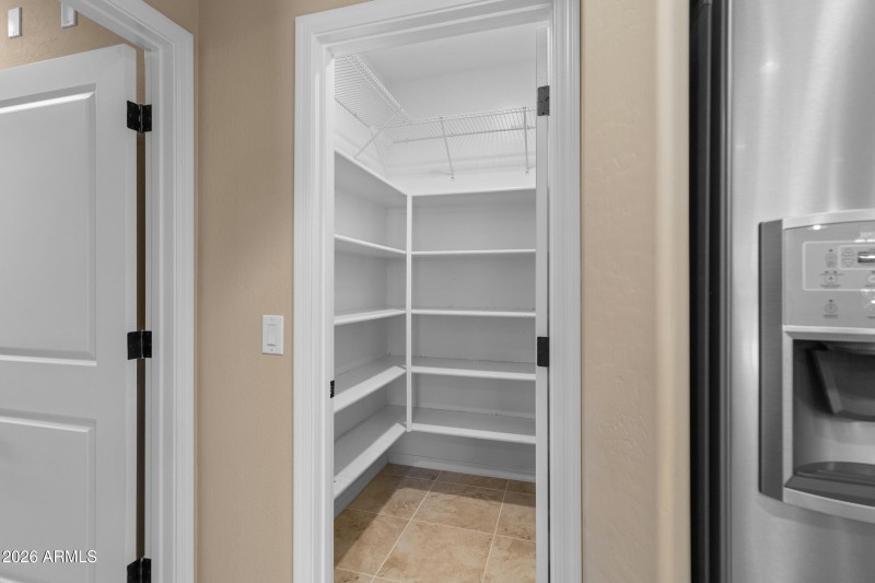 2327 E Harwell Rd-31