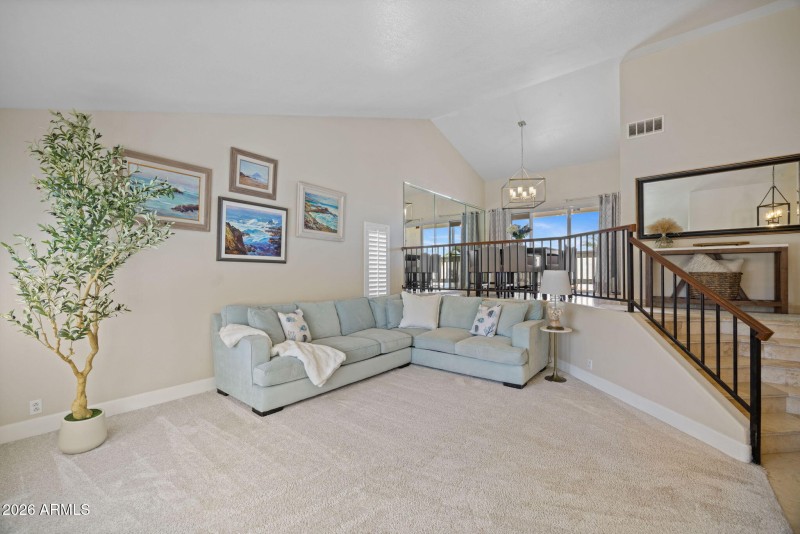 6-web-or-mls-2644-e-nora-st