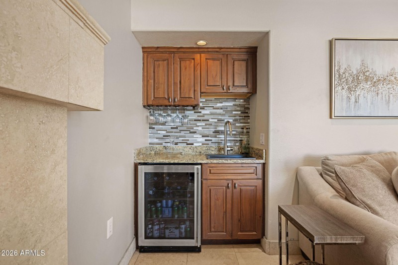 12-web-or-mls-2644-e-nora-st