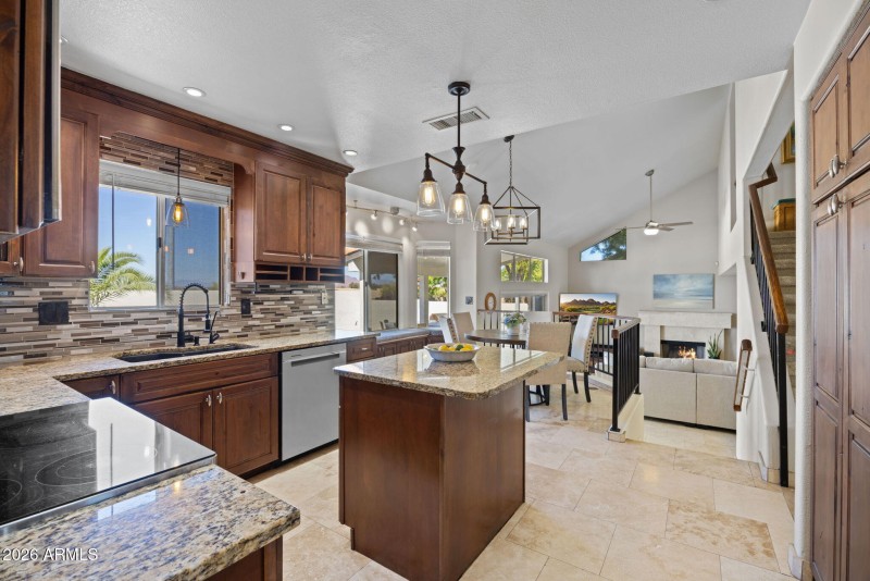 13-web-or-mls-2644-e-nora-st