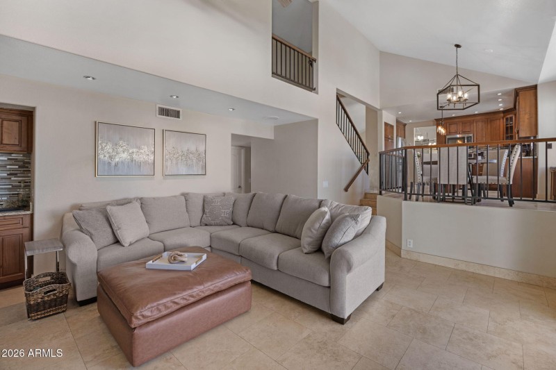 16-web-or-mls-2644-e-nora-st