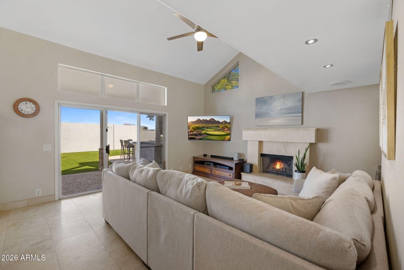 18-web-or-mls-2644-e-nora-st