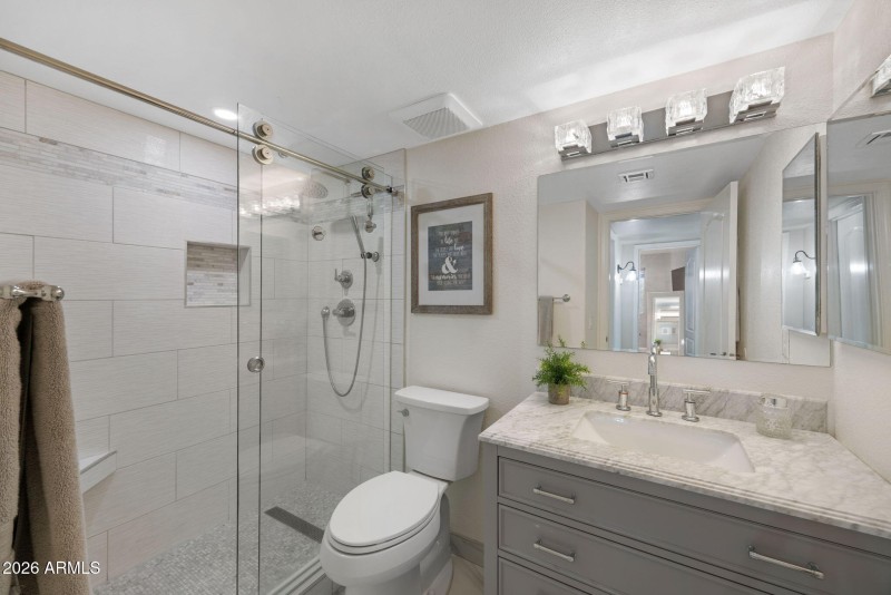 23-web-or-mls-2644-e-nora-st