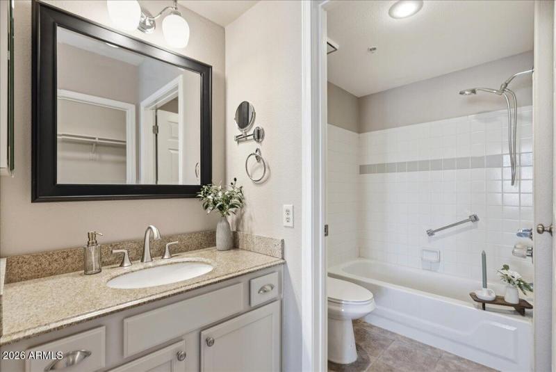 17-1825 W Ray Rd Unit 1106_RedHogMedia