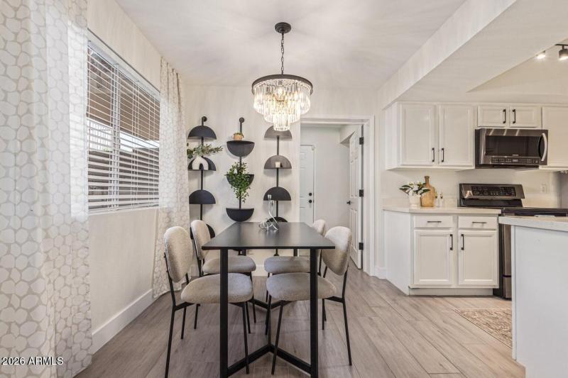 Belleview Dinning Table 2