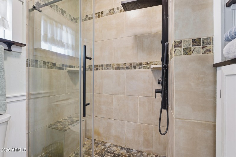 035-primary-bathroom