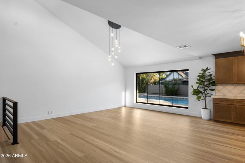 1821 E Lynwood St-11