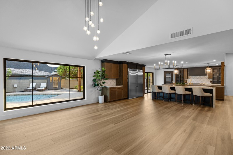 1821 E Lynwood St-12