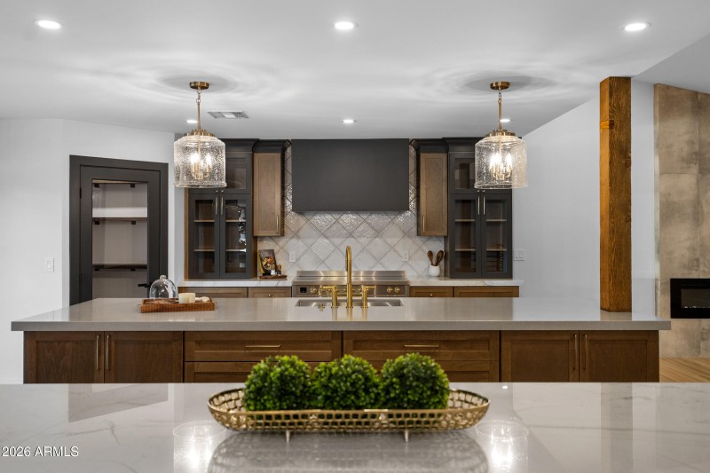 1821 E Lynwood St-16