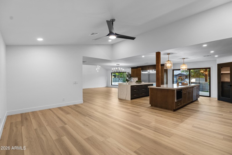 1821 E Lynwood St-24