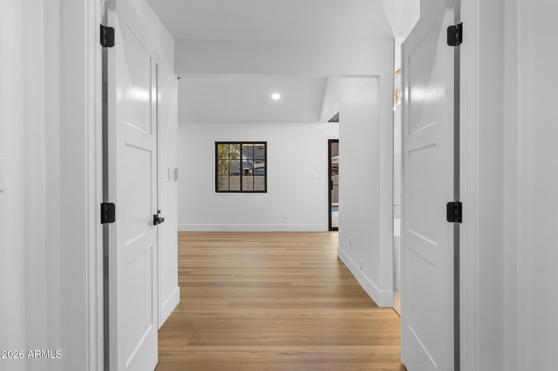 1821 E Lynwood St-33