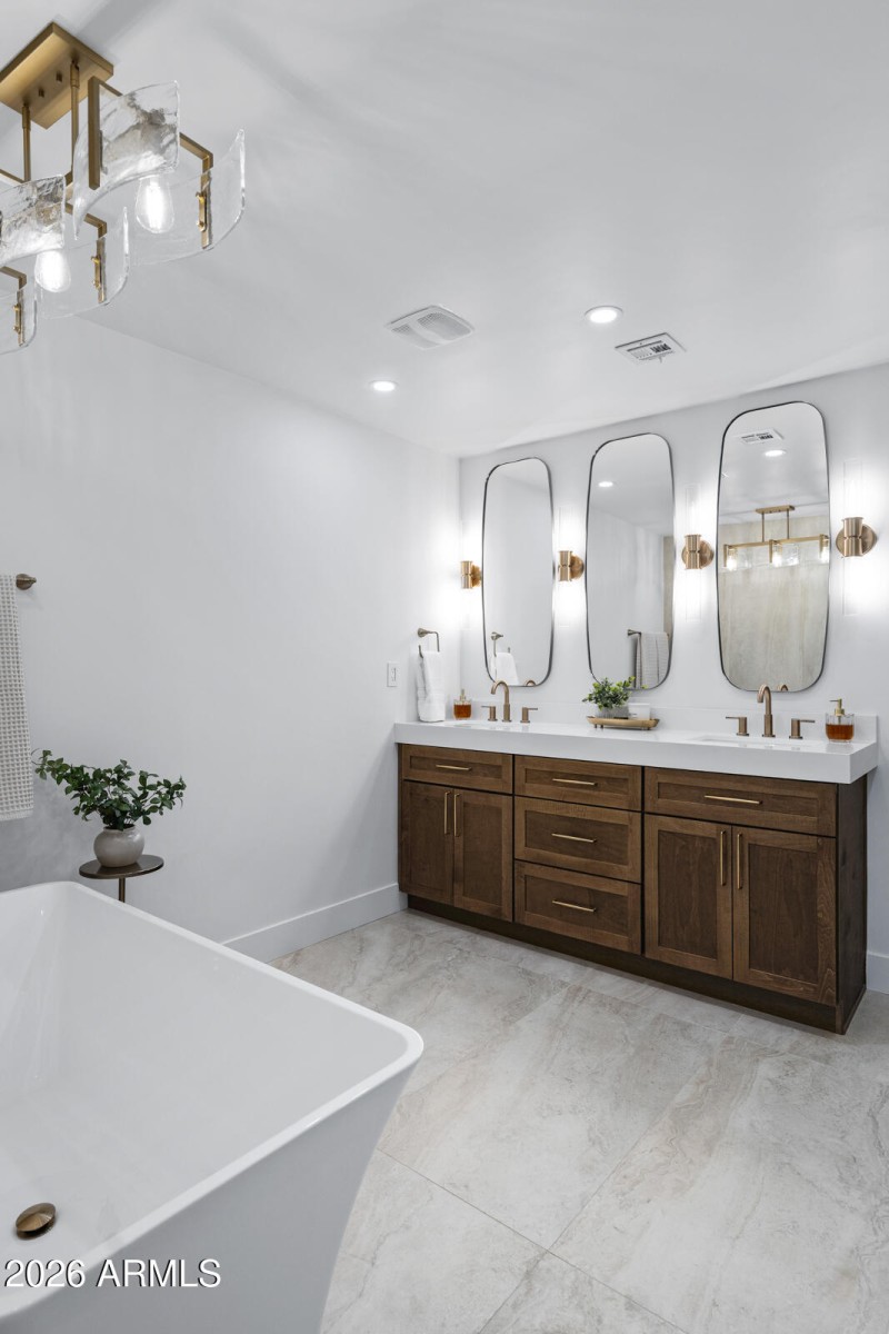 1821 E Lynwood St-37 113