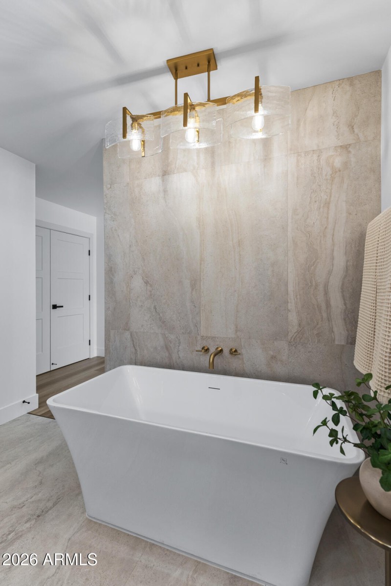 1821 E Lynwood St-37 114 1