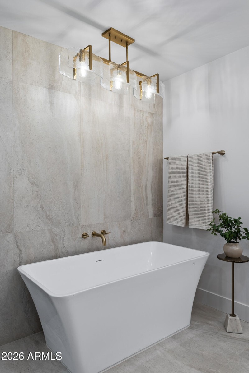 1821 E Lynwood St-37 114 2