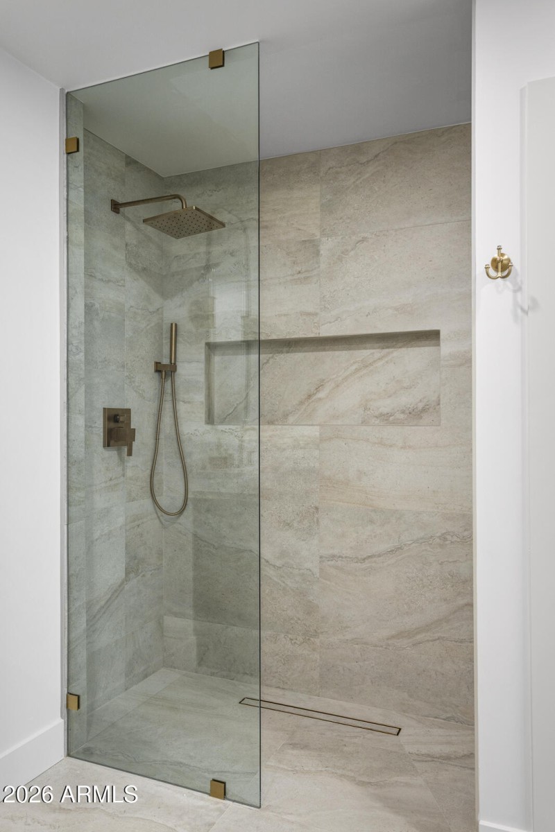 1821 E Lynwood St-37 116